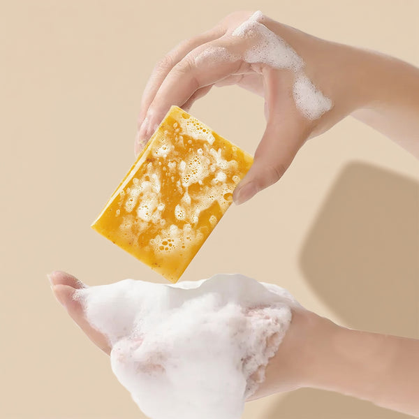 Turmeric essence deeply nourishes and provides a new experience of cleansing and bathing